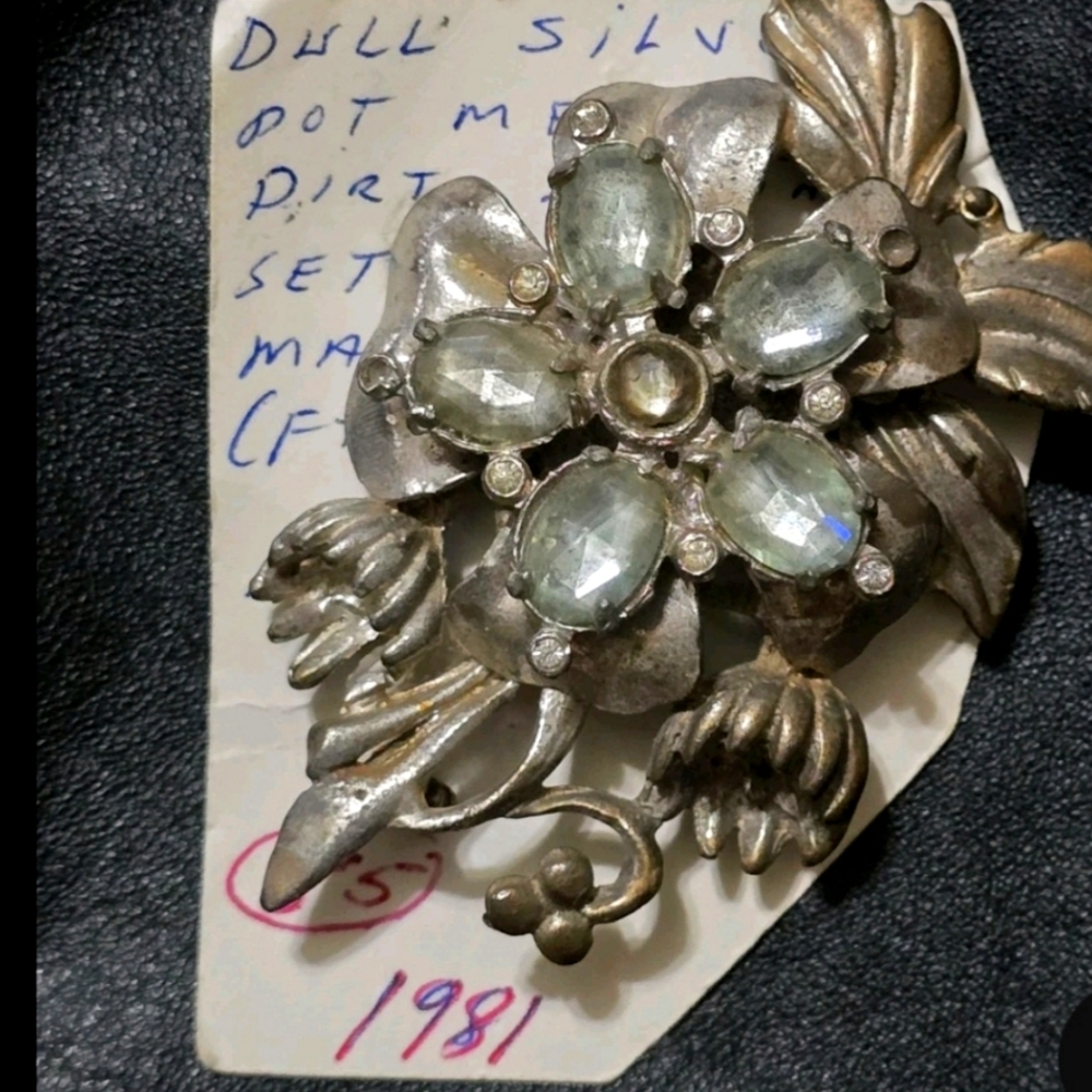 Unique Vintage Elegant Silver Floral Brooch With‎ History
